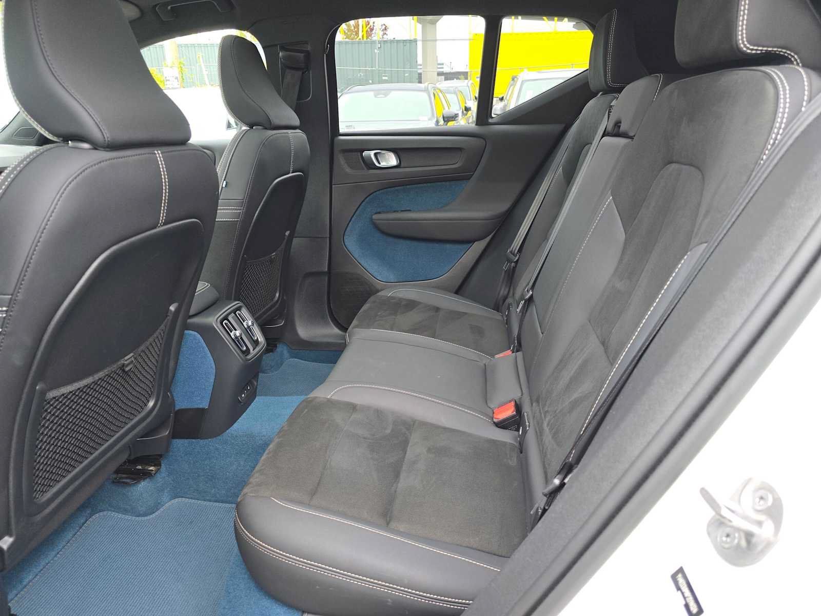 Used 2023 Volvo XC40 Recharge Ultimate AWD/4WD image 16