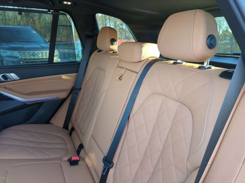 Used 2025 BMW X5 M60i image 31