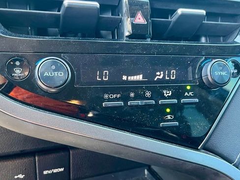 Used 2022 Toyota Camry SE image 27