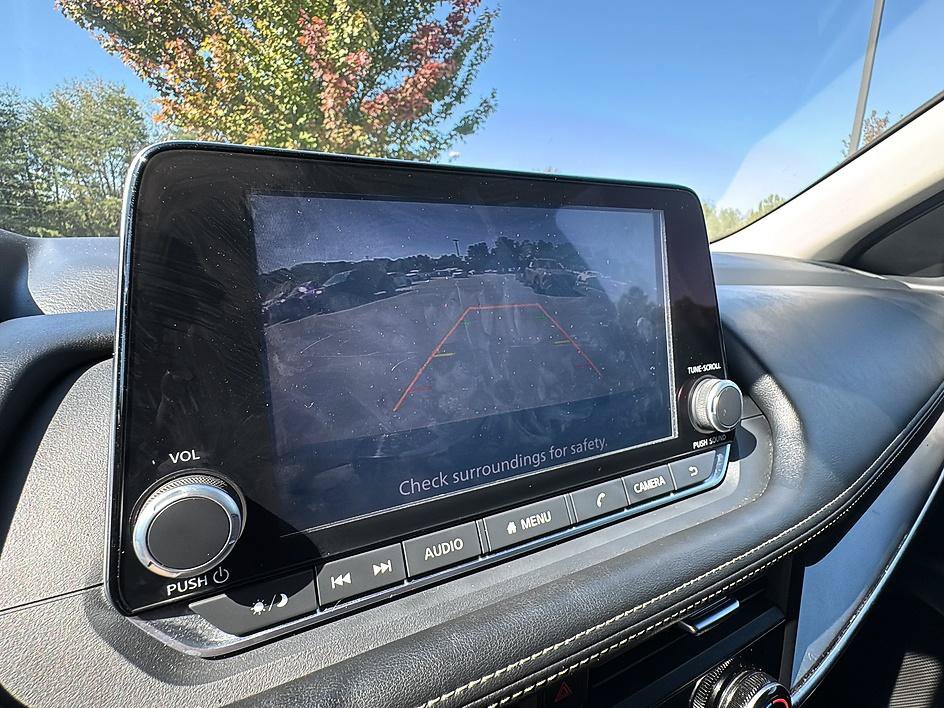 Certified 2025 Nissan Rogue SV FWD image 16