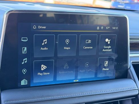 Used 2023 Chevrolet Suburban LT image 18