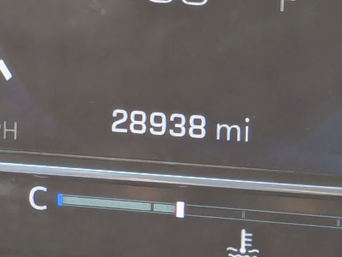 Used 2022 Chevrolet Silverado 1500 LT Trail Boss w/ LT Trail Boss Premium Package image 16