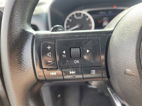 Used 2023 Nissan Rogue S image 21