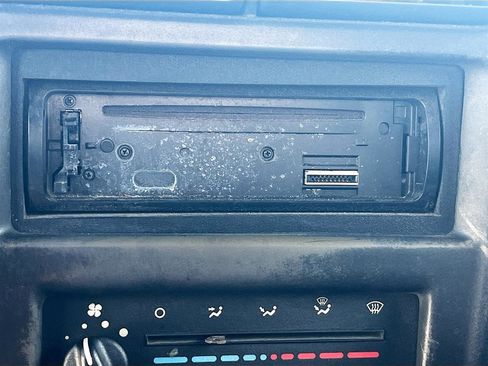 Used 1997 Jeep Wrangler SE image 13