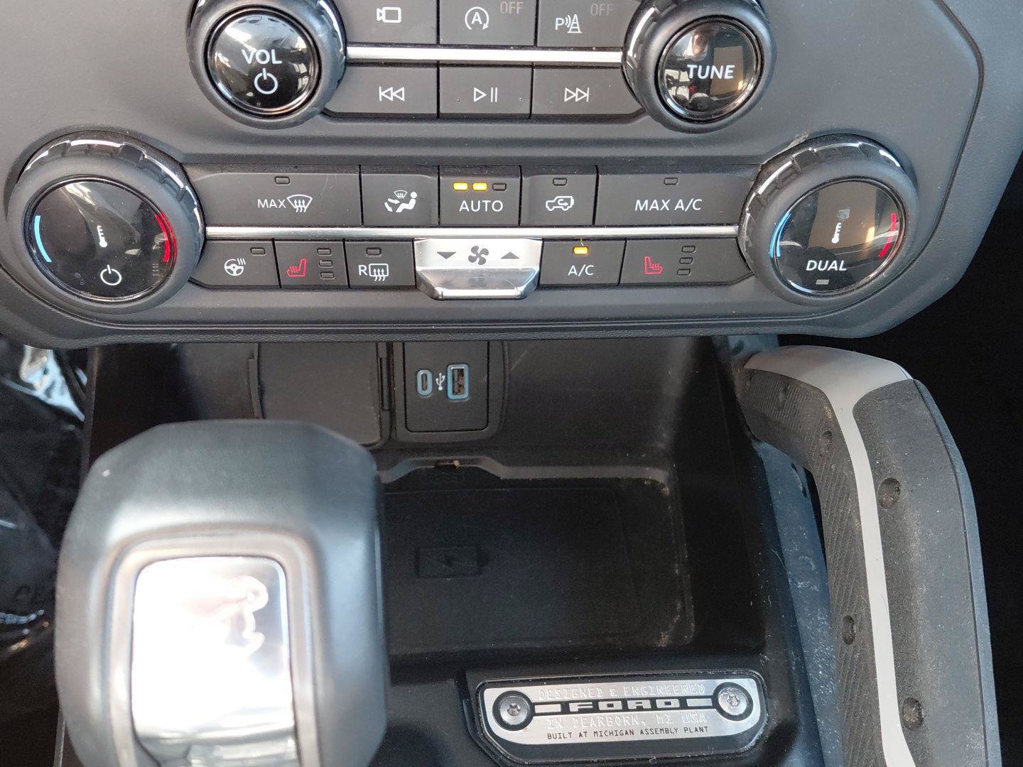 Used 2022 Ford Bronco Outer Banks AWD/4WD image 16