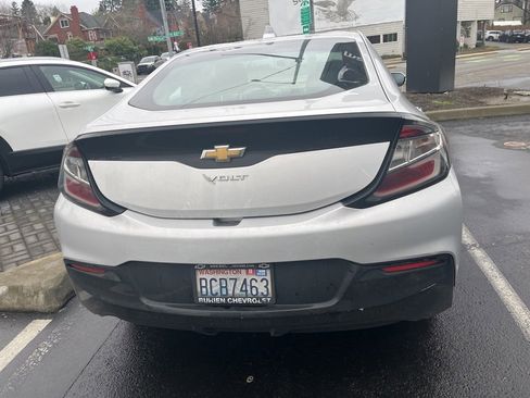 Used 2017 Chevrolet Volt LT w/ Comfort Package image 3