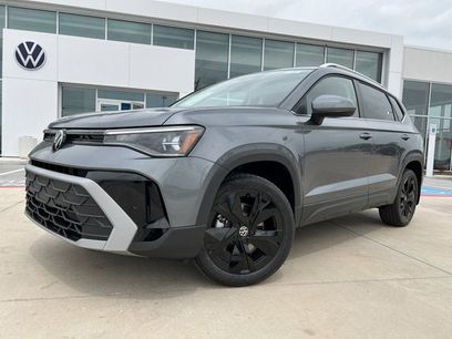 New 2025 Volkswagen Taos SE