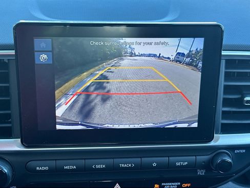 New 2025 Hyundai Venue SEL image 18