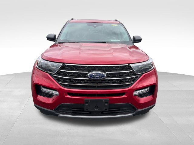 Used 2023 Ford Explorer XLT w/ Equipment Group 202A AWD/4WD image 9