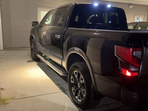 Used 2020 Nissan Titan Platinum Reserve w/ Moonroof Package image 5