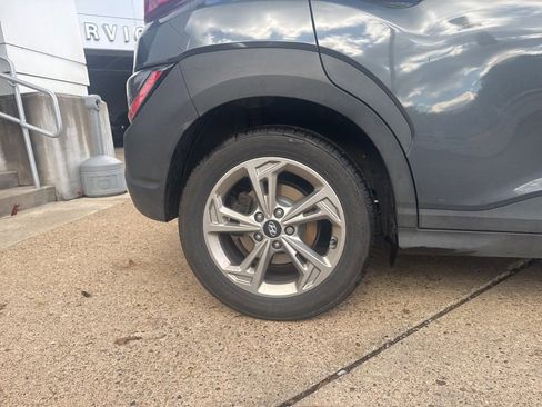 Used 2022 Hyundai Kona SEL image 7