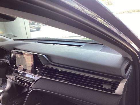 Used 2025 Toyota Camry LE image 17