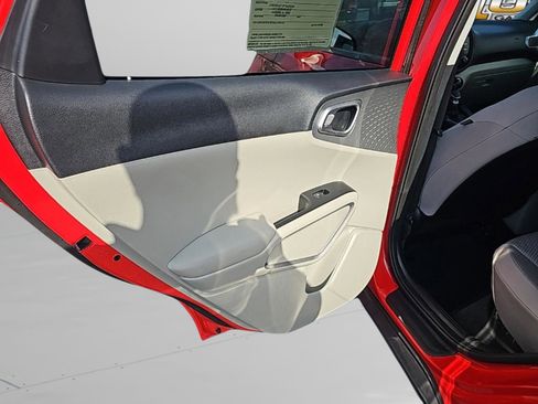 Used 2024 Kia Soul LX image 25