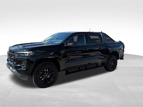 Used 2025 Chevrolet Colorado Z71 w/ Midnight Edition image 3