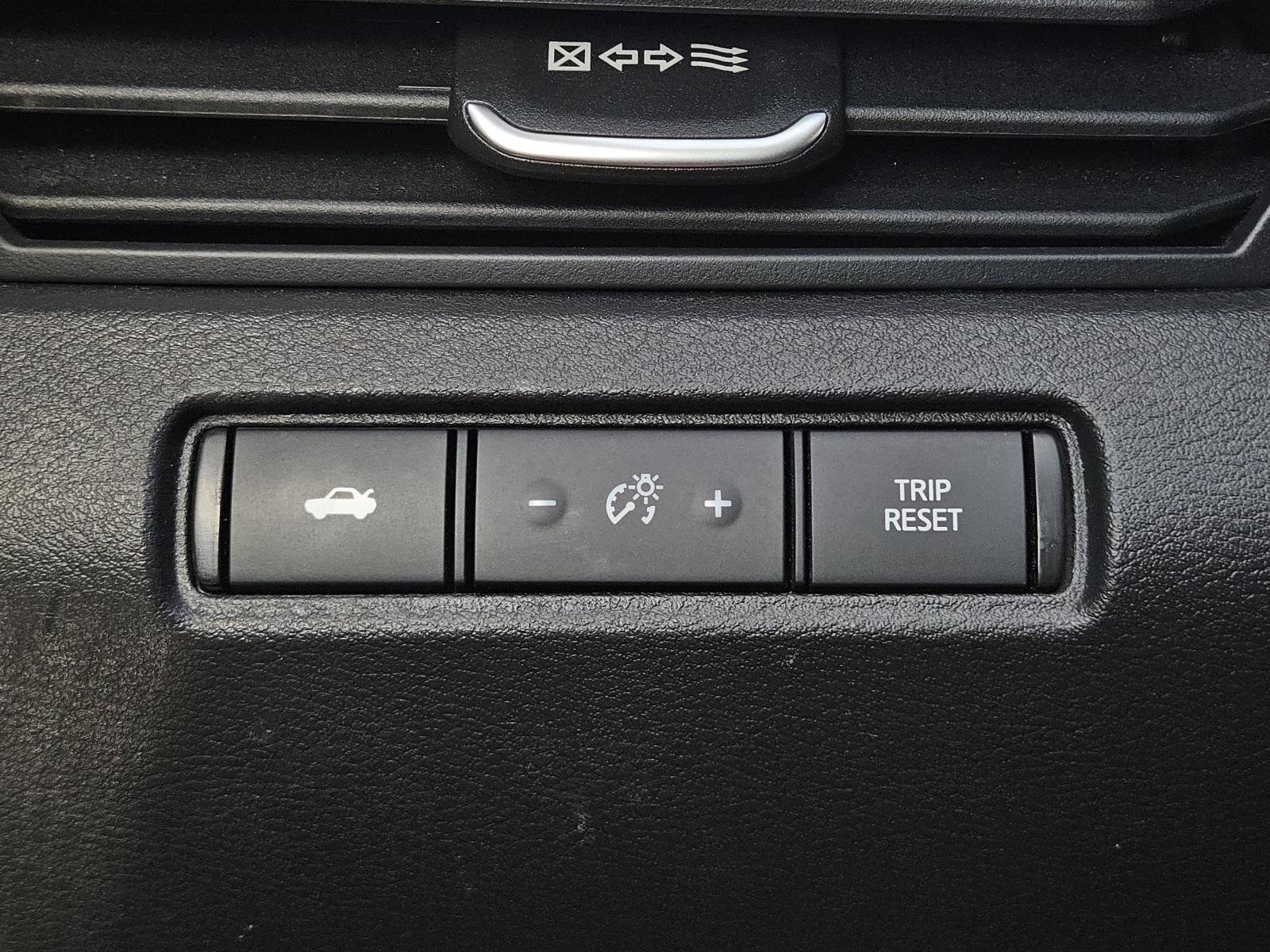 Used 2024 Nissan Altima 2.5 SR FWD image 19
