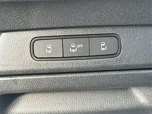 New 2025 Volkswagen ID. Buzz Pro S image 30