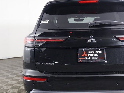 New 2026 Mitsubishi Outlander SE image 17
