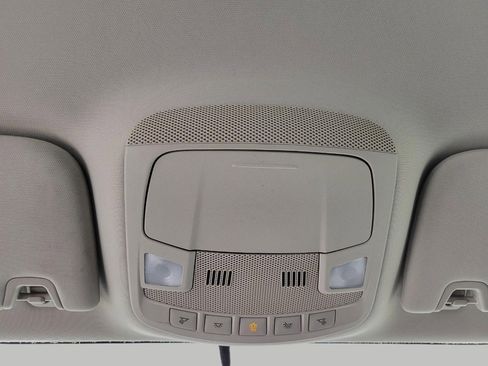 Used 2018 Ford Fusion SE w/ Fusion SE Technology Package image 19