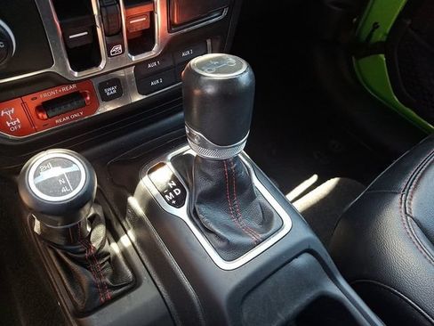 Used 2019 Jeep Wrangler Unlimited Rubicon AWD/4WD image 17