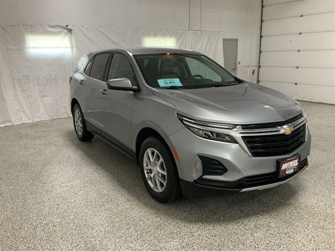 Used 2024 Chevrolet Equinox LT w/ LPO, Floor Liner Package image 4