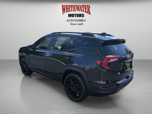 Used 2023 GMC Terrain SLE w/ Driver Convenience Package AWD/4WD image 3