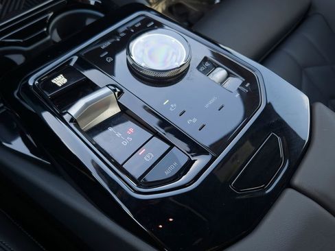 Used 2025 BMW 530i image 10