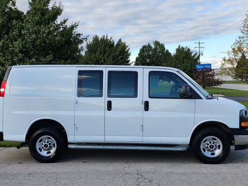Used 2023 GMC Savana 2500 w/ Driver Convenience Package image 8