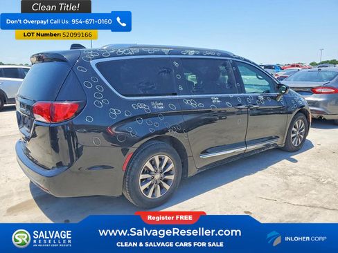 Used 2020 Chrysler Pacifica Touring-L FWD image 4