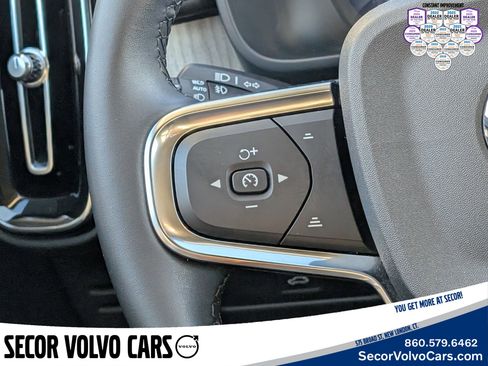 Used 2024 Volvo XC40 B5 Core image 16