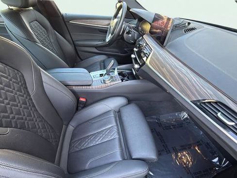 Used 2023 BMW 530i w/ Convenience Package RWD image 23