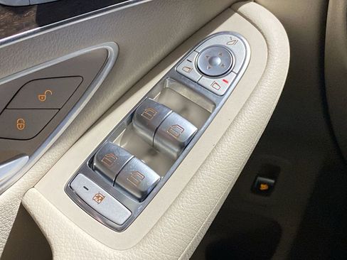 Certified 2022 Mercedes-Benz GLC 300 GLC 300 w/ Multimedia Package Lite image 9