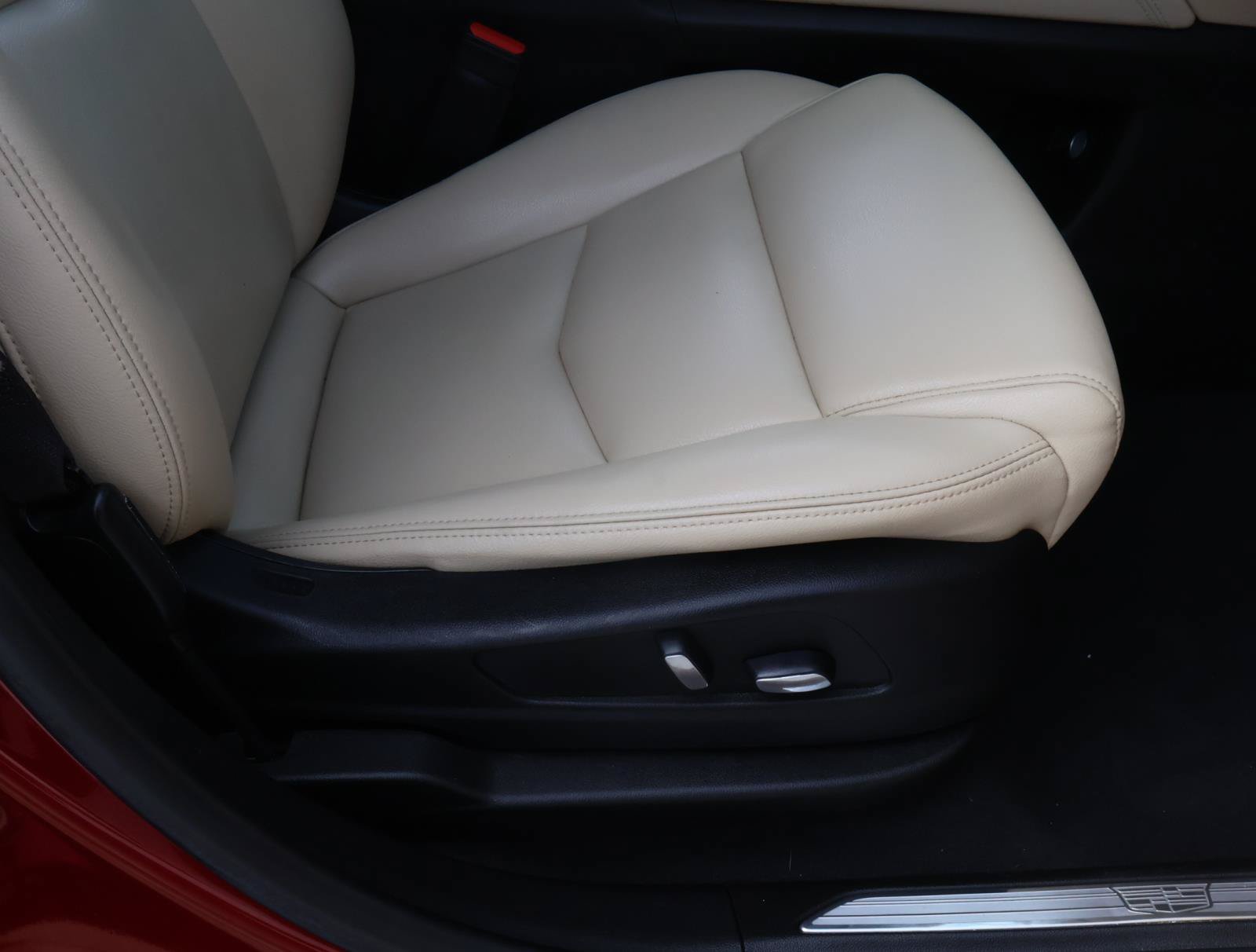 Used 2019 Cadillac XT5 FWD image 21