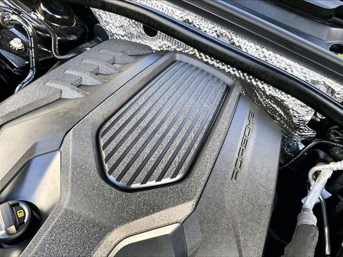 Used 2025 Porsche Macan image 34