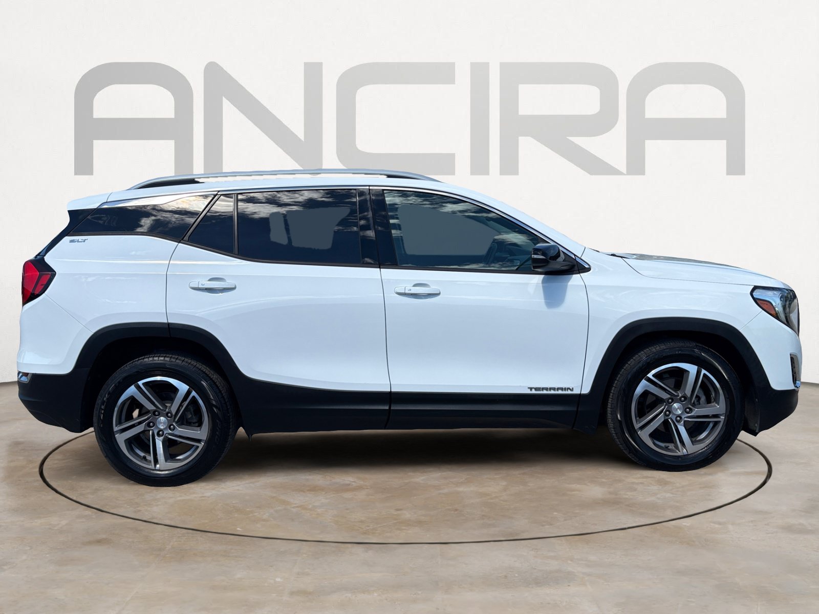 Used 2018 GMC Terrain SLT w/ LPO, Black Accent Package FWD image 11