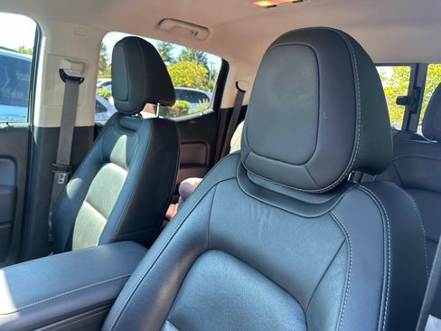 Used 2021 Chevrolet Colorado Z71 w/ Safety Package AWD/4WD image 11