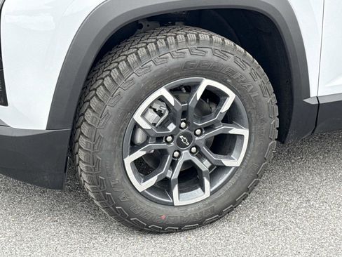 New 2026 Chevrolet Equinox ACTIV w/ Convenience Package III image 17