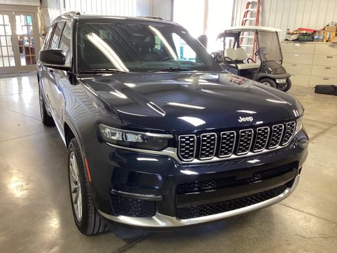 Used 2024 Jeep Grand Cherokee L Summit w/ Advanced Protech Group IV AWD/4WD image 8