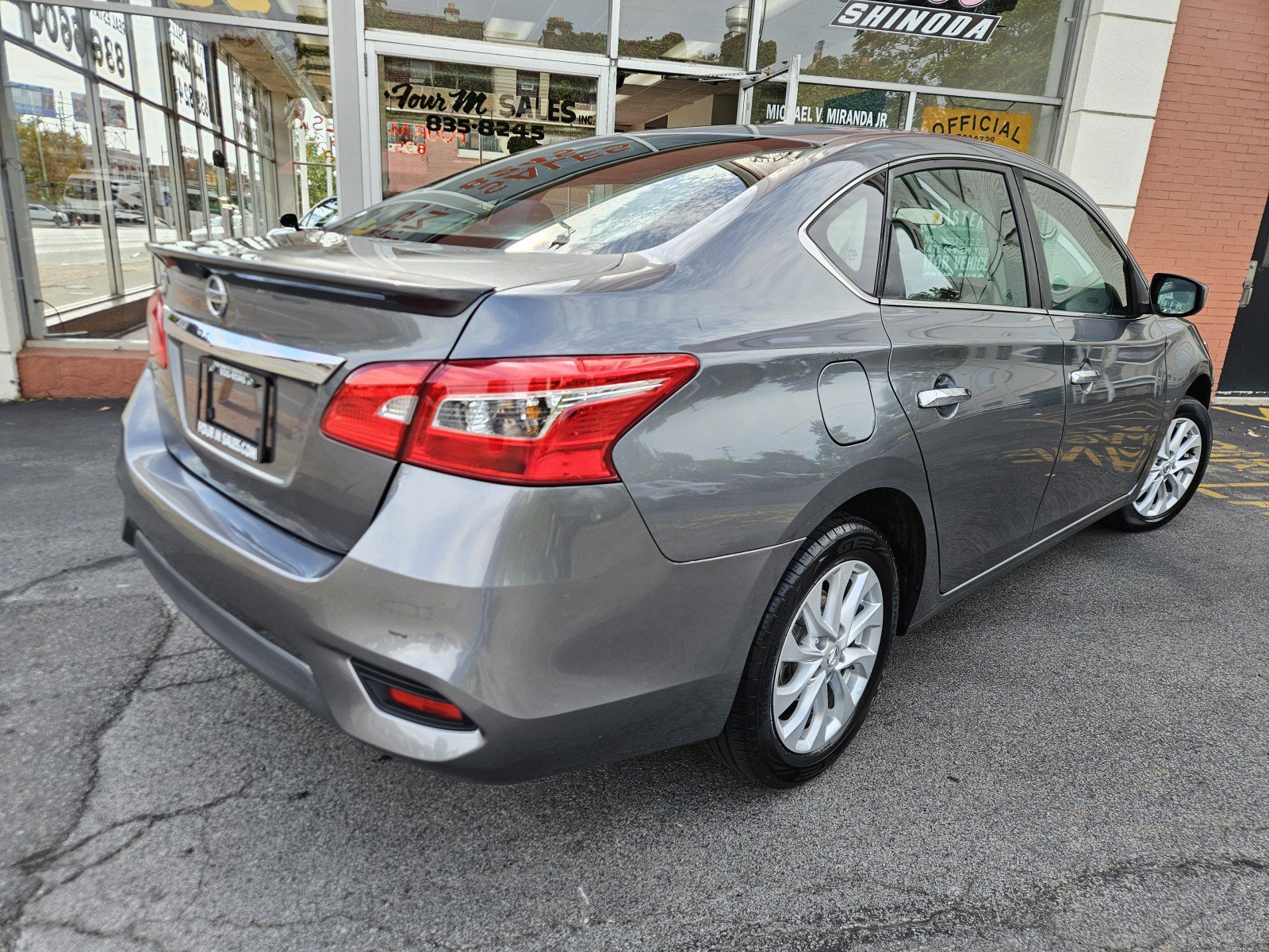 Used 2019 Nissan Sentra S w/ Appearance Package FWD image 3