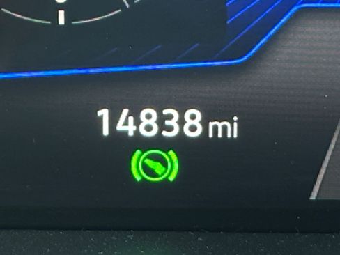 Used 2025 Volkswagen Jetta SE image 34