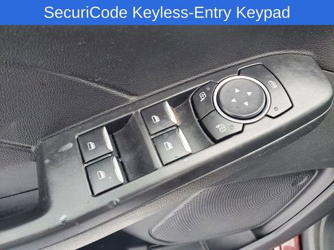 Used 2021 Ford Escape SE w/ SE Sport Appearance Package image 10