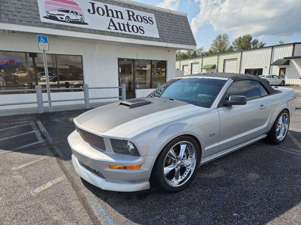 Used 2006 Ford Mustang GT RWD image 2