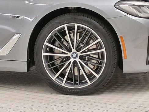 Used 2023 BMW 530e w/ Premium Package RWD image 10