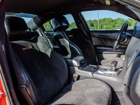 Used 2017 Dodge Charger R/T RWD image 30