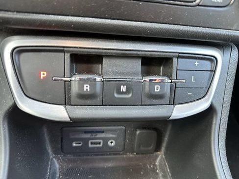 Used 2024 GMC Terrain SLT FWD image 22