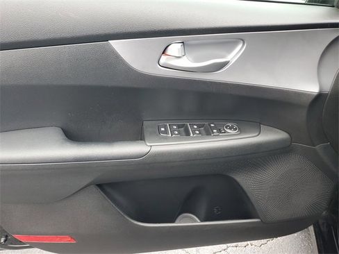 Used 2023 Kia Forte LXS w/ LXS Technology Package image 18