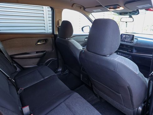 Used 2023 Nissan Rogue SV image 17