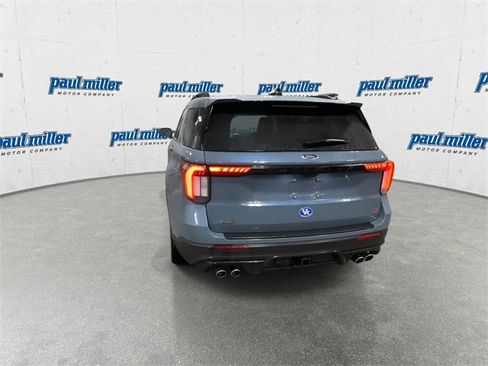 Used 2025 Ford Explorer ST w/ Sun And Sound Package image 10