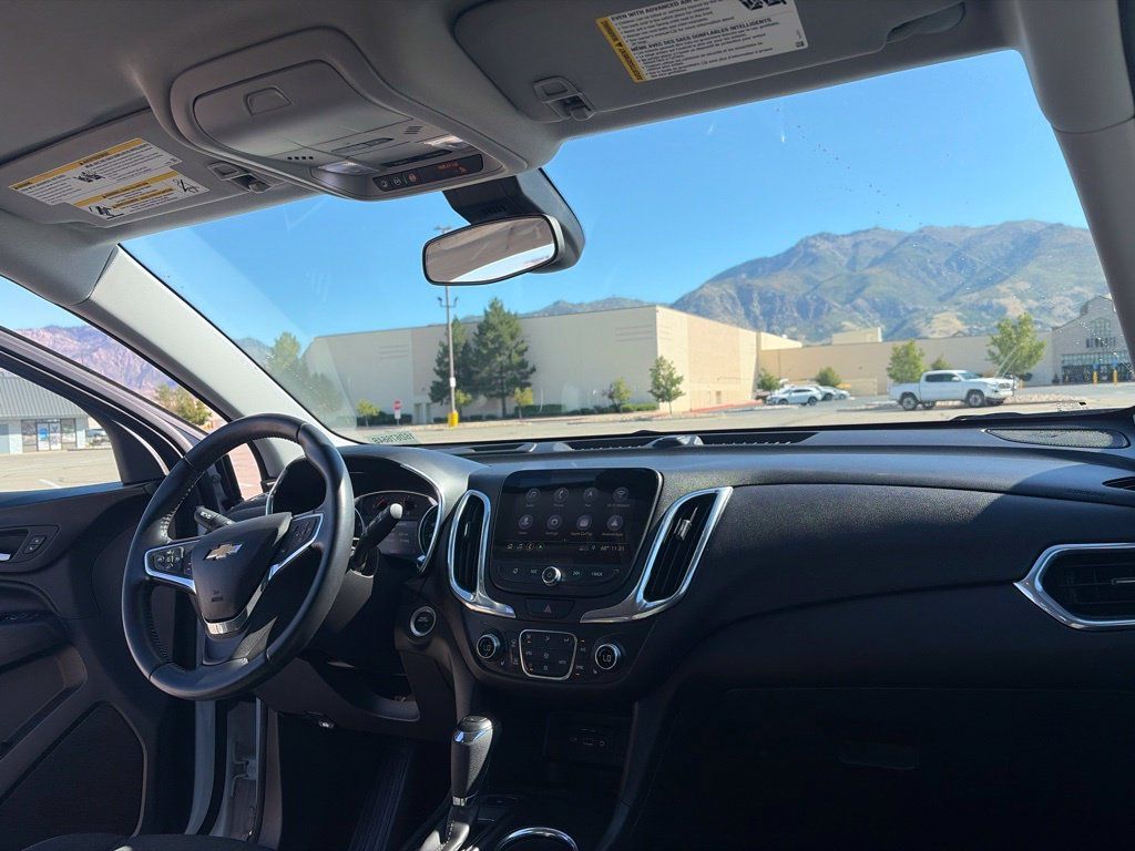 Used 2020 Chevrolet Equinox LT AWD/4WD image 25