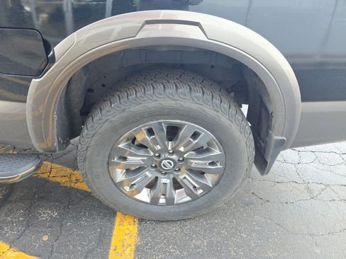 Used 2019 Nissan Titan Platinum Reserve w/ Platinum Utility Package image 14