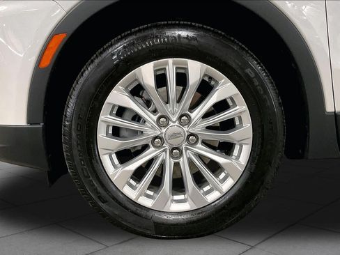 Used 2024 Cadillac XT4 Luxury w/ Cold Weather Package AWD/4WD image 11